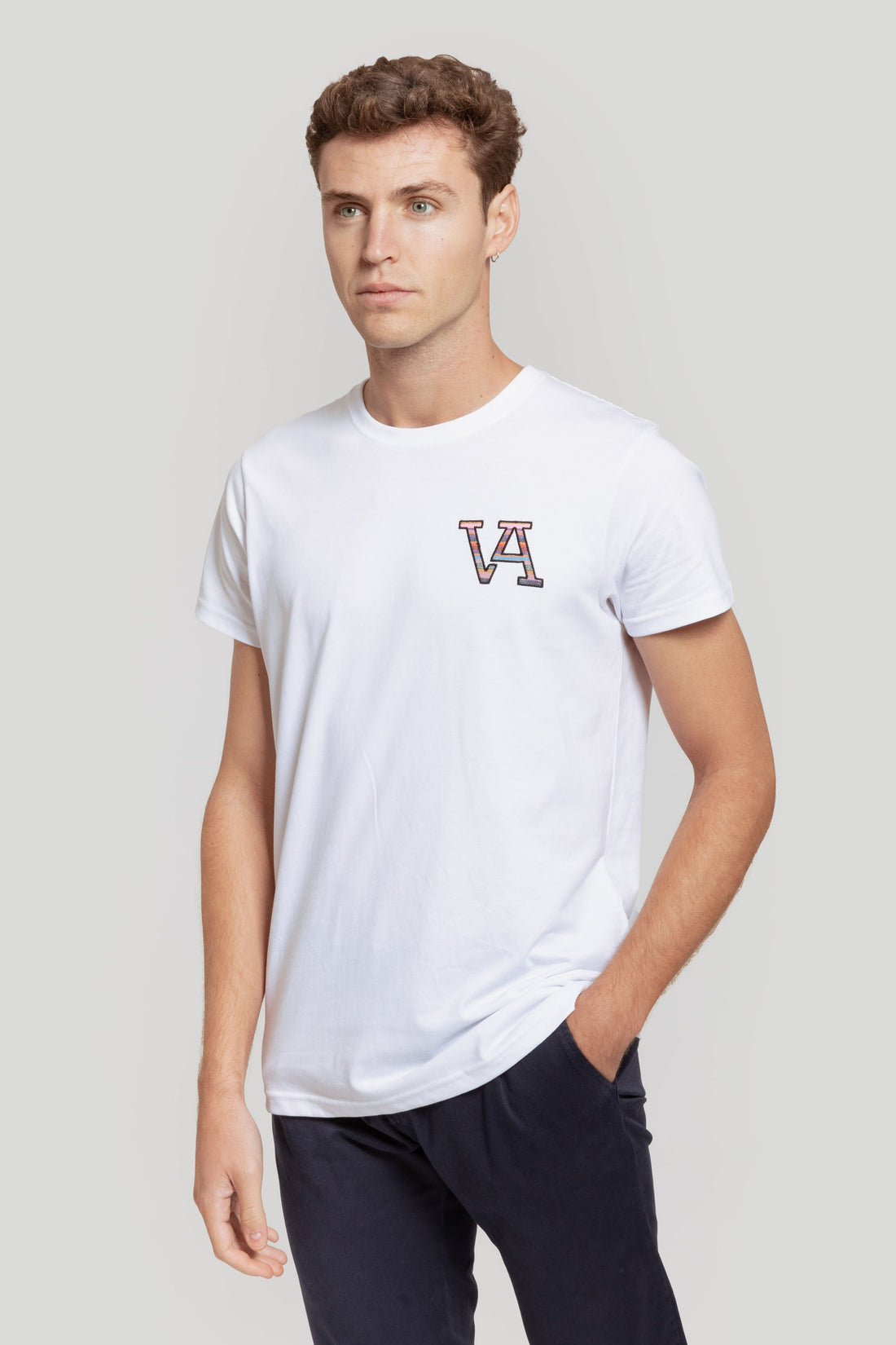 Camiseta VA logo étnico Blanco