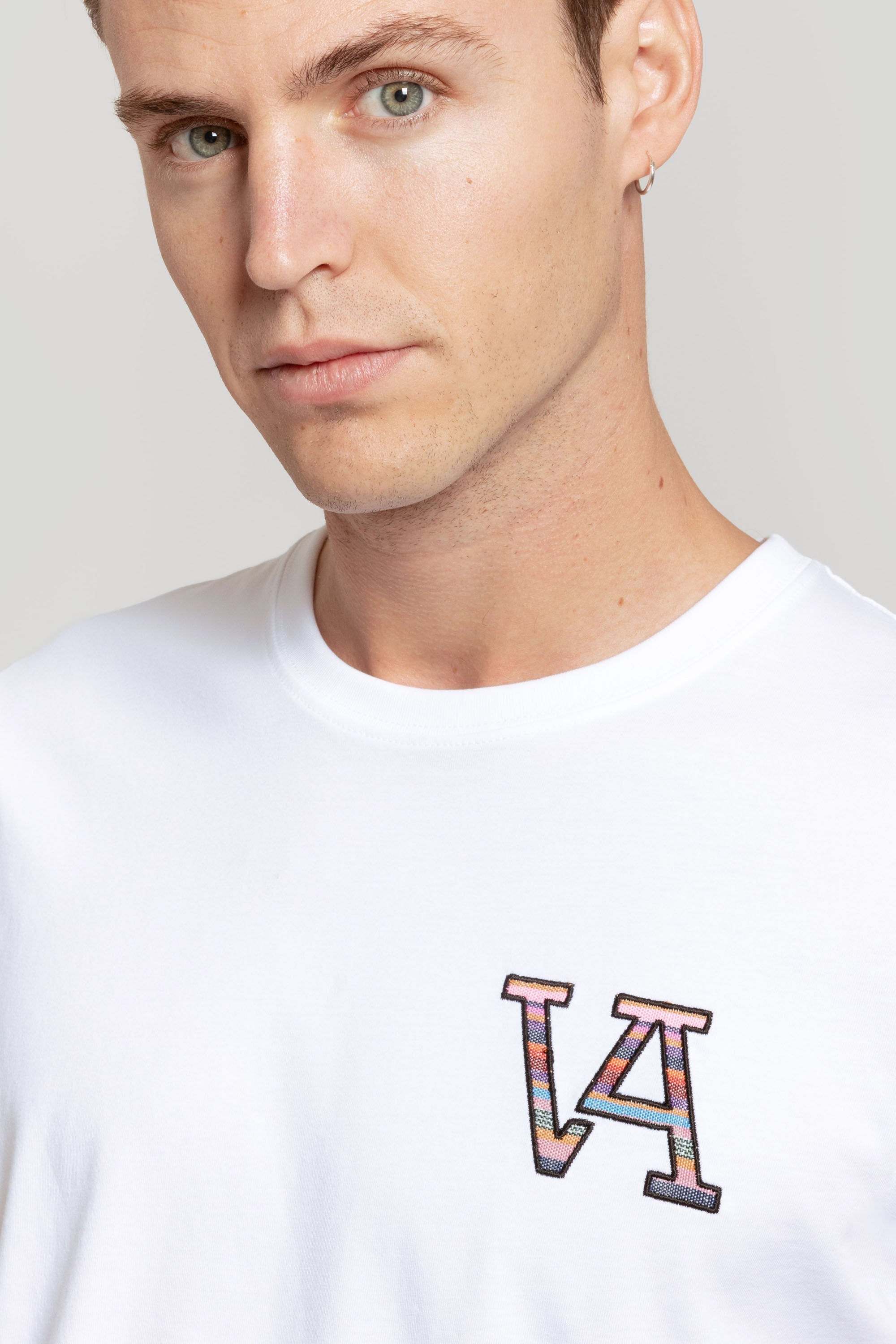 Camiseta VA logo étnico Blanco
