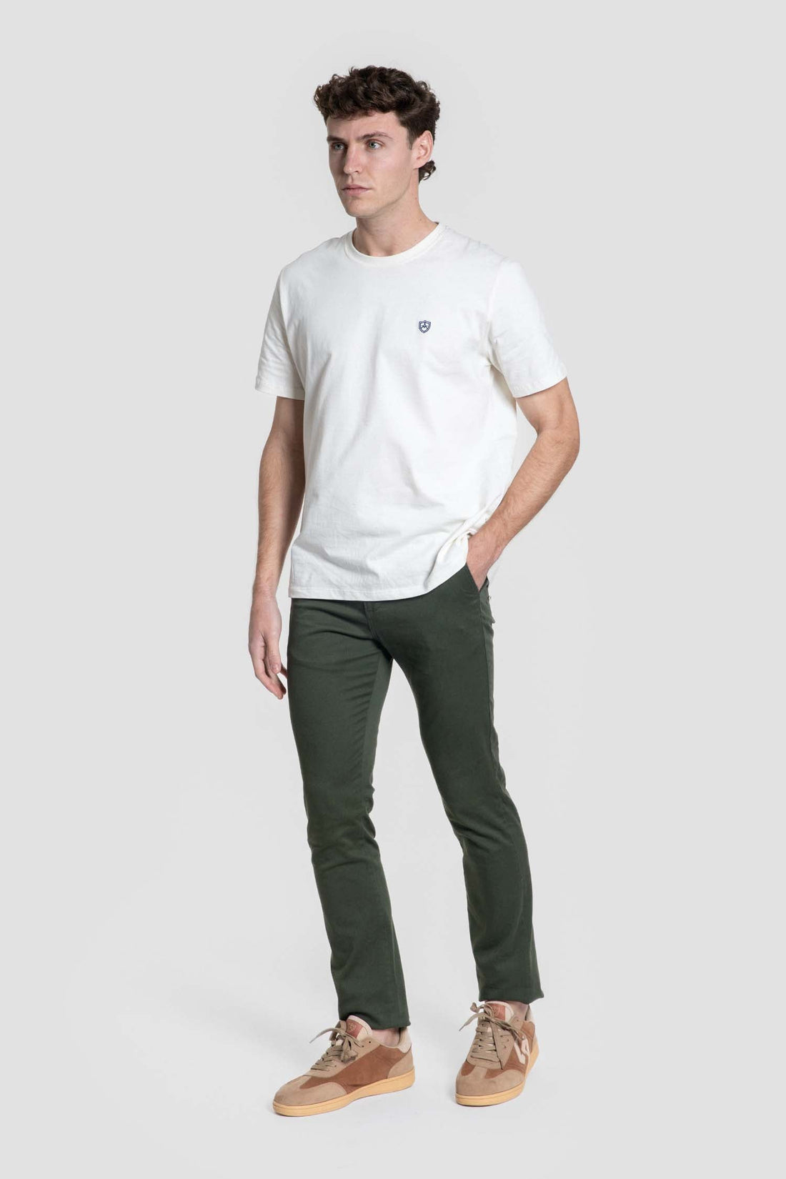 Pantalón Chino Clásico Kaki