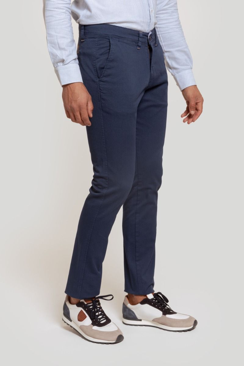 Pantalón Chino Básico Azulón Hombre
